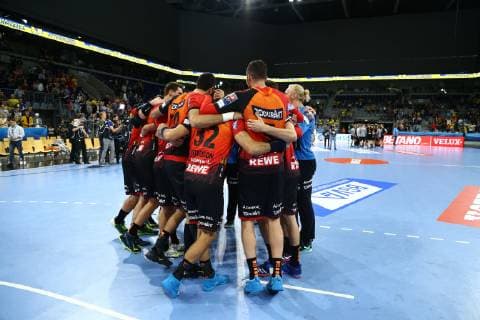 the Loewen celebrate the victory Rhein Neckar Loewen vs IFK Kristianstad EHF Champions League 10 10 2018 Photo Eibner Rhein Neckar Loewen vs IFK Kristianstad EHF Champions League 10 10 2018 Mannheim Copyright: xEIBNER Alexander_Neisx EP_ANS