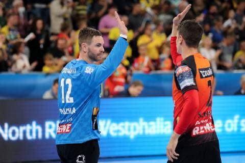 v left Andreas Palicka Goalkeeper RNL 12 Andre Schmid Andy Schmid RNL 2 Rejoicing after the final whistle Victory Winner Jubilee cheering Joy optimistic Highlight Action Action Handball Champions League Rhein Neckar Löwen IFK Kristianstad xozx