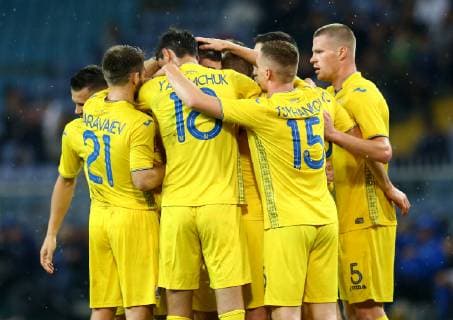 October 10, 2018 - Genoa, Italy - Italy v Ukraine - Friendly ..Ruslan Malinovskiof Ukraine celebrates with the teammates after the goal scored of 1-1 at Ferraris Stadium in Genoa, Italy on October 10, 2018. Italy v Ukraine - International Friendly Länderspiel  - ZUMAn230 20181010_zaa_n230_427 Copyright: xMatteoxCiambellix
