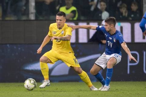 Evgen Konopljanka (Ukraine) Jorginho Luiz Frello Filho (Italy) during the UEFA Nations League Friendly match between Italy 1-1 Ukraine at Luigi Ferraris Stadium on October 10, 2018 in Genova, Italy. .  (87633757)