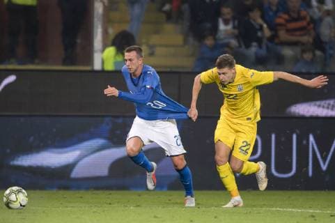 Federico Bernardeschi (Italy) Mykola Matvijenko (Ukraine) during the UEFA Nations League Friendly match between Italy 1-1 Ukraine at Luigi Ferraris Stadium on October 10, 2018 in Genova, Italy. .  (87633792)