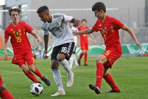 12 10 2018 xmohx Football Match U16 Germany white Belgium red emspor v l Lynt udoor 14 red Bambase Conte white Olivier Dewaele 5 red DFL DFB REGULATIONS PROHIBIT ANY USE OF PHOTOGRAPH as IMAGE SEQUENCES and or QUASI VIDEO Pirmasens