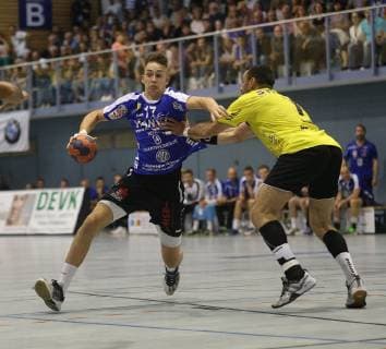 12 10 2018 xmgx Handball 3 Liga SG Bruchköbel HSG Hanau v l Tarek Marshal Hanau Tegaday Nuez Ramos Bruchköbel Bruchköbel Hessen Germany DEU