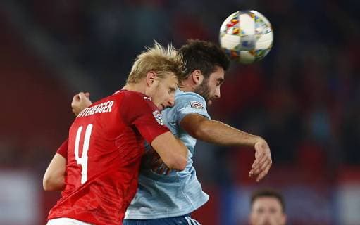 SOCCER - UEFA NL, AUT vs NIR VIENNA,AUSTRIA,12.OCT.18 - SOCCER - UEFA Nations League, OEFB international match Länderspiel Austria vs Northern Ireland. Image shows Martin Hinteregger (AUT) and Will Grigg (NIR). GEPAxpictures xCh.xKelemen