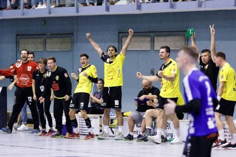 12 10 2018 xmzx Handball 3 Liga SG Bruchköbel HSG Hanau v l Banker SG Bruchköbel Torjubel shortly before the end Bruchköbel Hessen Germany DEU