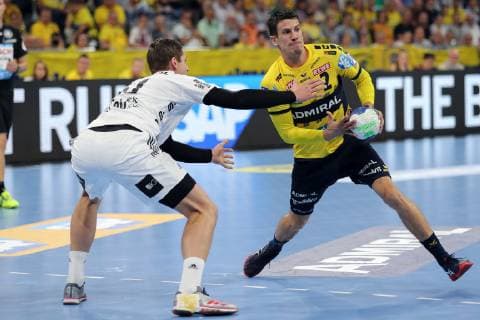 Hendrik Pekeler THW 61 Andre Schmid Andy Schmid RNL 2 Duel duel tackle tackling Dynamics Action Action Handball DKB Bundesliga Rhein Neckar Löwen THW Kiel xozx