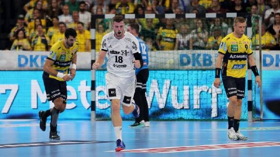 Ilija Abutovic RNL 20 Niclas Ekberg THW 18 Andreas Palicka Goalkeeper RNL 12 Gudjon Valur Sigurdsson RNL 9 celebrates a goal Jubilee Torjubel Goalkeeping celebrate the goal goal celebration Cheering over the goal optimistic Game scene Highlight Action Action Handball DKB Bundesliga Rhein Neckar Löwen THW Kiel xozx