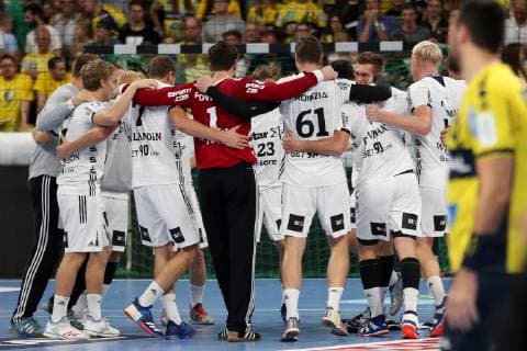 Player of THW Kiel Cheers after the final whistle Victory Winner Winner Cheers Cheer Joy Optimistic Highlight Action Action Handball DKB Bundesliga Rhein Neckar Löwen THW Kiel xozx