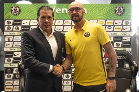 Photo Paola Garbuio LaPresse October 13, 2018 M9 Venezia store ,Mestre (ve), Italy soccer presentazione nuovo allenatore Venezia ,Walter Zenga In the pic:Walter Zenga venice new football mister  Copyright: xPaolaxGarbuio LaPressex