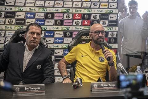 Photo Paola Garbuio LaPresse October 13, 2018 M9 Venezia store ,Mestre (ve), Italy soccer presentazione nuovo allenatore Venezia ,Walter Zenga In the pic:Walter Zenga venice new football mister  Copyright: xPaolaxGarbuio LaPressex