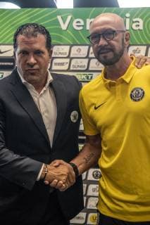Photo Paola Garbuio LaPresse October 13, 2018 M9 Venezia store ,Mestre (ve), Italy soccer presentazione nuovo allenatore Venezia ,Walter Zenga In the pic:Walter Zenga venice new football mister  Copyright: xPaolaxGarbuio LaPressex