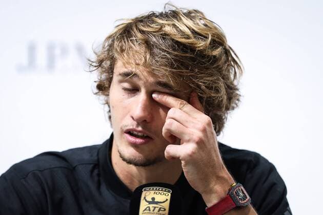 Sport Themen der Woche KW41 Sport Bilder des Tages Alexander Zverev of Germany attends a press conference PK Pressekonferenz after being defeated by Novak Djokovic of Serbia in their semifinal match of the men s singles during the Rolex Shanghai Masters 2018 tennis tournament in Shanghai, China, 13 October 2018. Alexander Zverev unsatisfied with his performance in Shanghai Masters semi  pbu883887_07