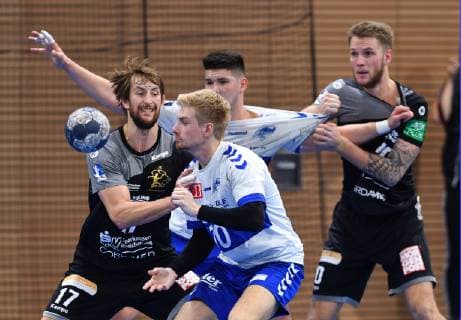 Dresden in defense v Norman Flödl Dresden vs Slavomir Mlotek Dessau HC Elbflorenz Dresden vs Dessau Rosslauer HV 06 Handball 2 Mens league 2 Bundesliga Season 2018 2019 Dresden Ball games Arena Dresden 13 10 2018