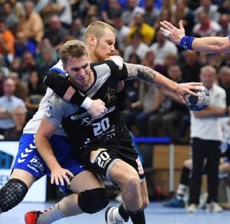 at the ball Nils Kretschmer Dresden behind Libor Hanisch Dessau HC Elbflorenz Dresden vs Dessau Rosslauer HV 06 Handball 2 League of Men 2 Bundesliga Season 2018 2019 Dresden Ball Games Arena Dresden 13 10 2018