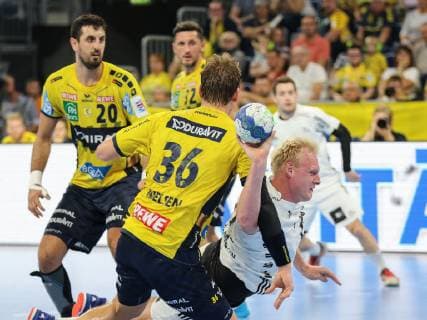 Patrick Wiencek THW Kiel 17 Jesper Nielsen Rhine Neckar Loewen 36 Ilija Abutovic Rhine Neckar Loewen 20 Alexander Petersson Rhine Neckar Loewen 32 Rhine Neckar Loewen THW Kiel 1 HBL Mannheim Copyright: xRoskaritzx Eibner-Pressefotox EP_kess_rrz