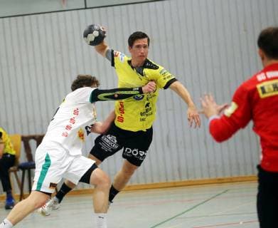 Third Handball Bundesliga MSG Grossbieberau Modau vs SG Leipzig II Season 2018 2019 13 10 2018 Grossbieberau v Willi Wenzel Leipzig Hrvoje Batinovic Gross Bieberau Action Duel ba
