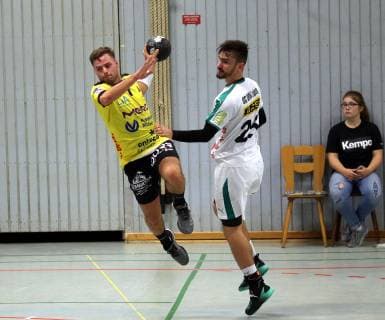 Third Handball Bundesliga MSG Grossbieberau Modau vs SG Leipzig II Season 2018 2019 13 10 2018 Grossbieberau v Robin Büttner Gross Bieberau Marc Esche Leipzig Action Duel ba