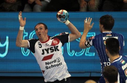 14.10.2018 Szeged(Hungary) MOL Pick Szeged-SG Flensburg-Handewitt Velux EHF men s handball champions legue Holger Glandorf(L)SG Flensburg Handewitt , Jonas Källman(R)MOL Pick Szeged : 
