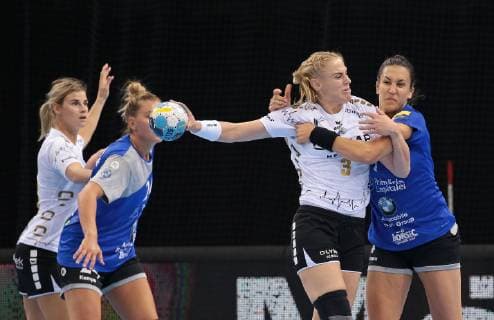 14 10 2018 Germany Bietigheim Handball Champions League Women Group Stage 2 Gameday League Season 2018 2019 SG BBM Bietigheim vs CSM Bucuresti on the ball l Maura Visser BBM Andrea Kekic CSM