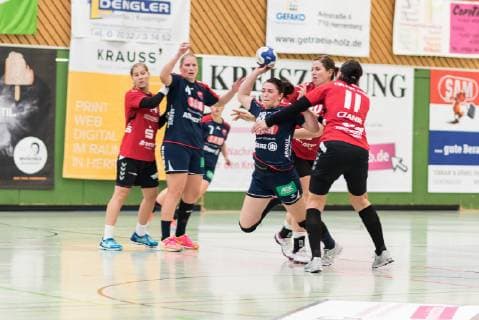Lea Norbert SG H2Ku Herrenberg Kuties 18 Andrea Czanik DJK MJC Trier 11 11SG H2Ku Herrenberg Kuties vs DJK MJC Trier Handball 2 Bundesliga Women HBF season 18 19 14 10 2018 SG H2Ku Herrenberg Kuties vs DJK MJC Trier Handball 2 Bundesliga Women HBF season 18 19 14 10 2018 Herrenberg Copyright: xEIBNER Wolfgang_Frankx EP_WFK