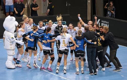 14 10 2018 Germany Bietigheim Handball Champions League Women Group Stage 2 Gameday League Season 2018 2019 SG BBM Bietigheim vs CSM Bucuresti Final Cheering Joy Cheers Joy rejoice and dance in a circle