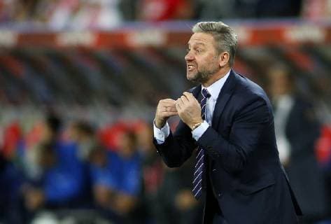 Fußball, Nations League, Polen - Italien CHORZOW STADION SLASKI 14.10.2018 LIGA NARODOW PILKA NOZNA POLSKA (BIALO-CZERWONE) - WLOCHY (NIEBIESKO-BIALE) NZ Jerzy Brzeczek trener Polski Head Coach . FOT TOMASZ WANTULA NEWSPIX.PL CHORZOW 14.10.2018 FOOTBALL MEN S LEAGUE OF NATIONS POLAND - ITALY TOMASZ WANTULA NEWSPIX.PL --- Newspix.pl  181014WAN011