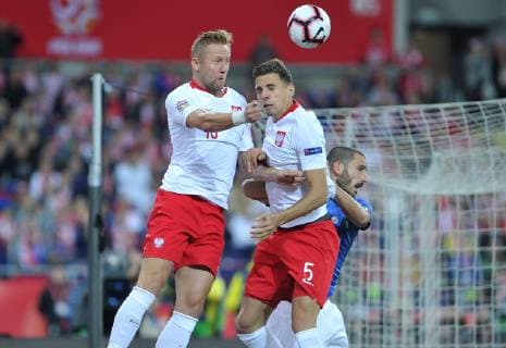 Fußball, Nations League, Polen - Italien 2018.10.14 Chorzow Pilka nozna UEFA Liga Narodow Polska - Wlochy N z Kamil Glik of Poland, Jan Bednarek of Poland Foto Rafal Rusek PressFocus 2018.10.14 Chorzow Football UEFA Nations League Poland - Italy Kamil Glik of Poland, Jan Bednarek of Poland Credit: Rafal Rusek PressFocus NEWSPIX.PL --- Newspix.pl  20181014PF_RR039
