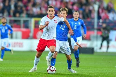 Fußball, Nations League, Polen - Italien 2018.10.14 Chorzow Pilka nozna UEFA Liga Narodow 2019 Polska - Wlochy N z Arkadiusz Milik Jorginho Foto Pawel Andrachiewicz PressFocus 2018.10.14 Chorzow Football UEFA Nations League 2019 Poland - Italy Arkadiusz Milik Jorginho Credit: Pawel Andrachiewicz PressFocus NEWSPIX.PL --- Newspix.pl  20181014_PF_PA520