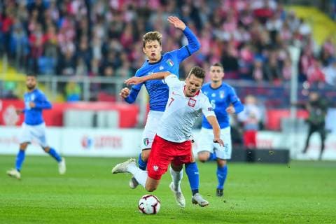 Fußball, Nations League, Polen - Italien 2018.10.14 Chorzow Pilka nozna UEFA Liga Narodow 2019 Polska - Wlochy N z Arkadiusz Milik Nicolo Barella Foto Pawel Andrachiewicz PressFocus 2018.10.14 Chorzow Football UEFA Nations League 2019 Poland - Italy Arkadiusz Milik Nicolo Barella Credit: Pawel Andrachiewicz PressFocus NEWSPIX.PL --- Newspix.pl  20181014_PF_PA522