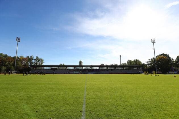 Saturday 29 09 2018 Season 2018 19 11 Round of the Regionalliga West TV Herkenrath 09 BVB 09 Borussia Dortmund II Grandstand of the Belkaw Arena in Bergisch Gladbach in bright sunshine
