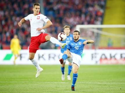 Fußball, Nations League, Polen - Italien Chorzow , Stadion Slaski 14.10.2018 , Pilka nozna , Reprezentacja , Kadra , Liga Narodow , Liga A , Grupa 3 , Polska - Wlochy NZ Arkadiusz Milik ( POL ) Alessandro Florenzi ( ITA ) FOT Michal Nowak Newspix.pl Chorzow , Silesian Stadium 14.10.2018 Sport , Football National Teams , UEFA Nations League , League A , Group 3 , Poland - Italy photo by Michal Nowak Newspix.pl NEWSPIX.PL --- Newspix.pl 181014MIN_056