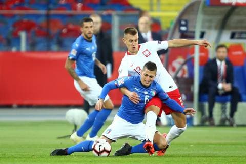 Fußball, Nations League, Polen - Italien Chorzow , Stadion Slaski 14.10.2018 , Pilka nozna , Reprezentacja , Kadra , Liga Narodow , Liga A , Grupa 3 , Polska - Wlochy NZ Marco Verratti ( ITA ) Damian Szymanski ( POL ) FOT Michal Nowak Newspix.pl Chorzow , Silesian Stadium 14.10.2018 Sport , Football National Teams , UEFA Nations League , League A , Group 3 , Poland - Italy photo by Michal Nowak Newspix.pl --- Newspix.pl 181014MIN_019
