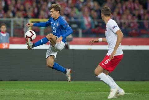 Fußball, Nations League, Polen - Italien October 14, 2018 - Chorzow, Poland - Nicolo Barella (ITA), Jan Bednarek (POL) in action during the UEFA Nations League A group three match between Poland and Italy at Silesian Stadium on October 14, 2018 in Chorzow, Poland. Poland v Italy - UEFA Nations League A  - ZUMAn230 20181014_zaa_n230_410 Copyright: xFotoxOlimpikx