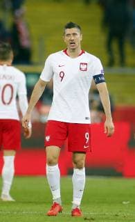 Fußball, Nations League, Polen - Italien CHORZOW STADION SLASKI 14.10.2018 LIGA NARODOW PILKA NOZNA POLSKA (BIALO-CZERWONE) - WLOCHY (NIEBIESKO-BIALE) NZ zawodnicy Polski smutek po meczu . FOT TOMASZ WANTULA NEWSPIX.PL CHORZOW 14.10.2018 FOOTBALL MEN S LEAGUE OF NATIONS POLAND - ITALY TOMASZ WANTULA NEWSPIX.PL --- Newspix.pl  181014WAN092