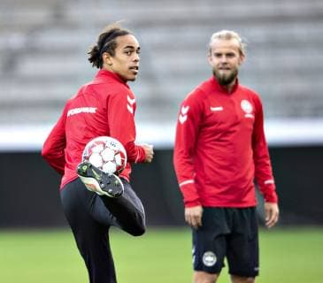 Sport Bilder des Tages Fußball, Nationalteam Dänemark Training Yussuf Poulsen ved fodboldlandsholdets pressemoede og traening paa MCH Arena i Herning, mandag 15. oktober 2018. Danmark spiller tirsdag aften venskabskamp mod OEstrig.. , Herning Jylland Denmark  Copyright: HenningxBagger HenningxBaggerx COP103 spdk20181015-171400-L