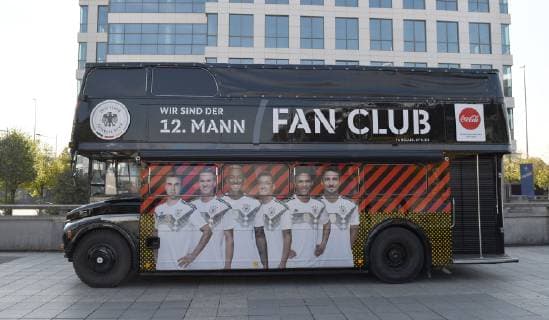 Soccer Men Season 2018 19 Nations League 4 Gameday International Friendlies in Saint Denis France Germany German National Team Fan Club in front of the Stade de France v l Mario Götze Julian Draxler Germany Jerome Boateng Germany Leroy Sane Germany Mats Hummels Germany 16 10 2018 Copyright: xMatthiasxKochx