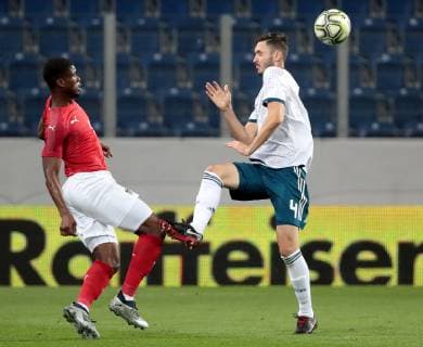 Fußball, U21 EM Quali, Österreich - Russland SOCCER - Under-21 EURO 2019, AUT VS RUS SANKT POELTEN,AUSTRIA,16.OCT.18 - SOCCER - OEFB international match Länderspiel Under-21 European Championship EM Europameisterschaft 2019, qualification, Austria vs Russia. Image shows Kevin Danso (AUT) and Nikita Chernov (RUS). GEPAxpictures xWalterxLuger