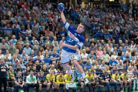 Jeffrey Boomhouwer Nr. 32 Bergischer HC at the throw Bergischer HC vs Rhein Neckar Löwen Handball DHB Cup Eight finals 16 10 18 Solingen NRW Germany Klingenhalle Copyright: xdnet_cdnx