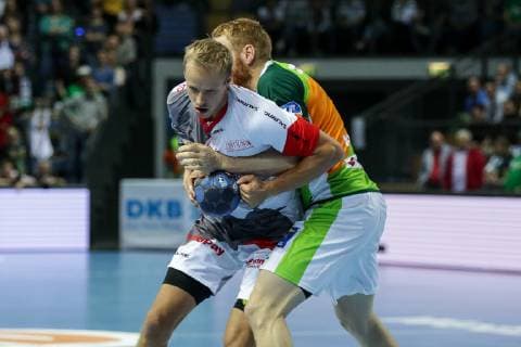 Germany Wetzlar Rittal Arena 16 10 2018 Handball 1 DKB Bundesliga DHB Cup Round of 16 HSG Wetzlar MT Melsungen Picture of Lasse Mikkelsen MT Melsungen 15 Stefan Kneer HSG Wetzlar 4 Copyright: HMBxMedia ThomasxJäger