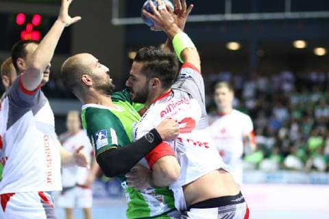 Michael Allendorf Melsungen in a duel with Joao Ferraz Wetzlar HSG Wetzlar vs MT Melsungen Handball DHB Pokal 16 10 2018 HSG Wetzlar vs MT Melsungen Handball DHB Pokal 16 10 2018 Wetzlar Copyright: xEIBNER RenexWeissx EP_RWS