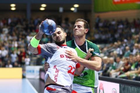 Michael Allendorf Melsungen in a duel with Nils Torbruegge Wetzlar HSG Wetzlar vs MT Melsungen Handball DHB Pokal 16 10 2018 HSG Wetzlar vs MT Melsungen Handball DHB Pokal 16 10 2018 Wetzlar Copyright: xEIBNER RenexWeissx EP_RWS