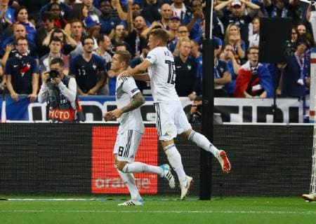 celebrate the goal Goalie 0 1 by Toni Kroos Germany Germany 16 10 2018 France vs Germany 4 Gameday UEFA Nations League Stade de France DISCLAIMER DFB regulations prohibit any use of images as image sequences and or quasi video