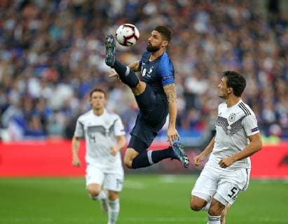 16 10 2018 Football UEFA Nations League Group 1 Gameday 4 France Germany at Stade de France Paris L Olivier Giroud France vs Mats Hummels Germany DFL and DFB regulations prohibit any use of photographs
