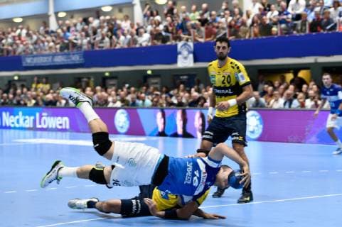 GER DHB Cup Eighth finals BHC06 vs Rhein Neckar Loewen 16 10 2018 Klingenhalle Solingen GER DHB Cup Eighth finals BHC06 vs Rhein Neckar Loewen The picture shows Rafael Baena Gonzales BHC 16 at the circle nordphotox xFreund nph00018