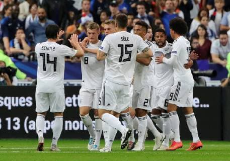 Toni Kroos 1 0 Nico Schulz Niklas Süle Thilo Sweeper Leroy Sane Joy Emotion Cheering Jubilation after 1 0 Sport Football Soccer UEFA Nations League International Friendlies National Team DFB Men Season 2018 2019 16 10 2018 France FRA VS Germany GER DFL regulations prohibit any use of images as image sequences and or quasi video