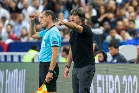 16 10 2018 xkvx Football Nations League France Germany emspor v l Head Coach National coach Joachim Loew DFB German Football Association gives gestures gesticulate gestures gestures gestures gestures DFL DFB REGULATIONS PROHIBIT ANY USE OF PHOTOGRAPH as IMAGE SEQUENCES and or QUASI VIDEO Paris