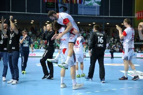 16 10 2018 xfgx Handball DHB Cup HSG Wetzlar MT Melsungen emspor v l cheering at Nr 19 Timm Schneider MT Melsungen Nr 17 Felix Danner MT Melsungen DFL DFB REGULATIONS PROHIBIT ANY USE OF PHOTOGRAPH as IMAGE SEQUENCES and or QUASI VIDEO Wetzlar