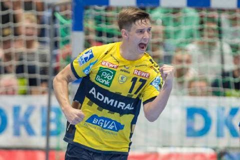 Torjubel Jerry Tollbring 17 Rhein Neckar Löwen Bergischer HC vs Rhein Neckar Löwen Handball DHB Cup Eight Finals 16 10 18 Solingen NRW Germany Klingenhalle Copyright: xdnet_cdnx