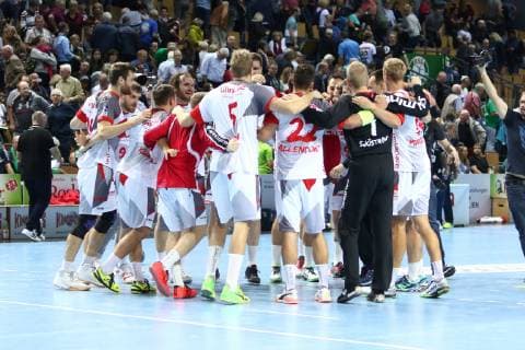 The Melsunger team celebrates the win against Wetzlar HSG Wetzlar vs MT Melsungen Handball DHB Pokal 16 10 2018 HSG Wetzlar vs MT Melsungen Handball DHB Pokal 16 10 2018 Wetzlar Copyright: xEIBNER RenexWeissx EP_RWS