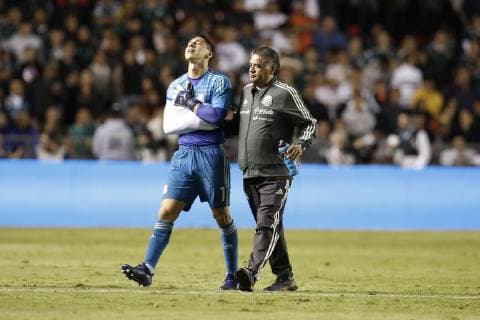 October 16 2018 EUM20181016DEP19 JPG QUERETARO Qro SoccerFutbol Mexico Chile The Chilean national team defeats its Mexican counterpart in a friendly match held at the Corregidora stadium on the night of this Tuesday, October 16, 2018 The goalkeeper Hugo Gonzalez was injured Photo Agencia EL UNIVERSALAgustin SalinasRCC Latin News October 16 2018  - ZUMAu78_ 20181016_zaf_u78_094 Copyright: xElxUniversalx